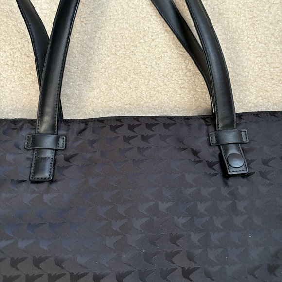 Lo & Sons Black Saffiano 15” Seville Tote with gold hardware and extra NEW shell - Picture 15 of 16